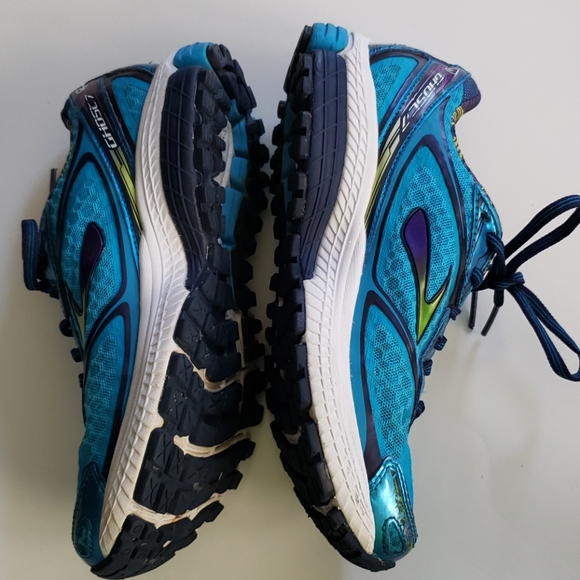 Brooks shoes - Picture 7 of 10